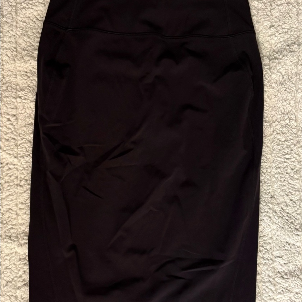 Lululemon Athletica Nulu Slim Fit High Rise Midi Skirt. Black